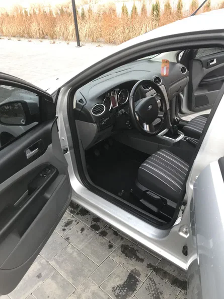 Ford Focus 2010 - 8
