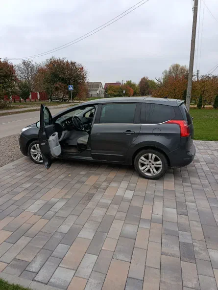 Peugeot 5008 2009 - 6