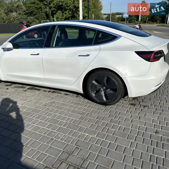 Tesla Model 3 2020