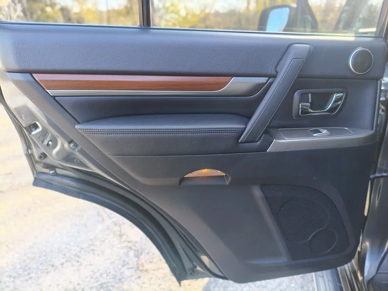 Mitsubishi Pajero 2012 - 13