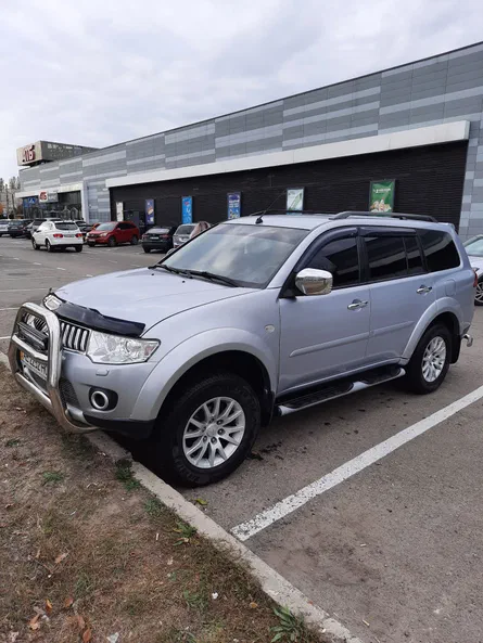 Mitsubishi Pajero Sport 2013 - 11