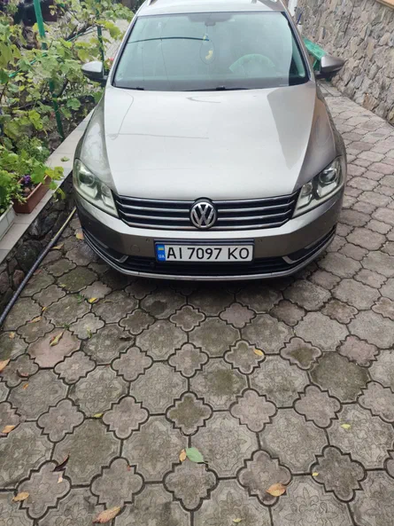 Volkswagen Passat 2012 - 9