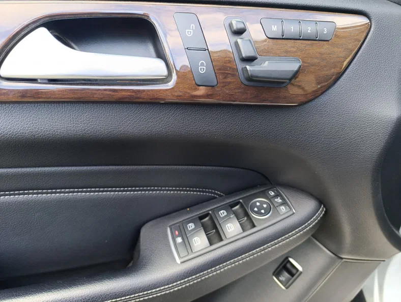 Mercedes-Benz M-Клас 2012 - 12