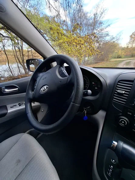 Kia Carnival 2009 - 21