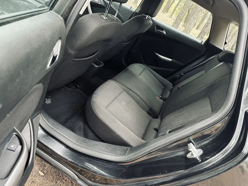 Opel Astra 2012 - 21