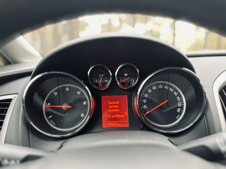 Opel Astra 2012 - 18