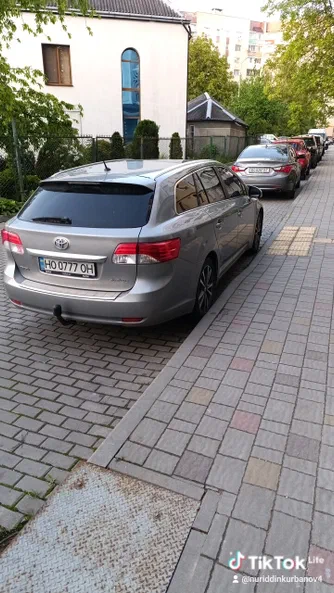 Toyota Avensis 2013 - 12