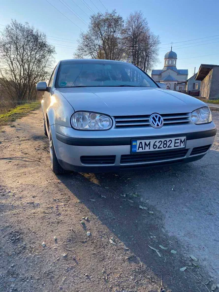 Volkswagen Golf 2000