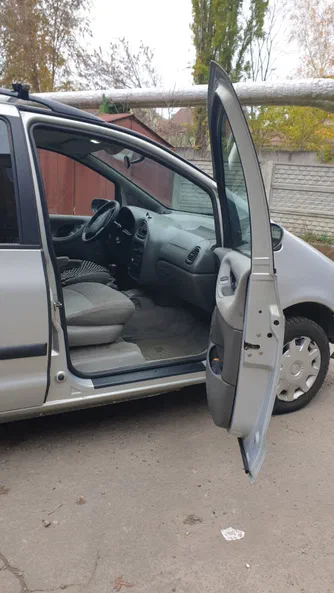 Ford Galaxy 2000 - 5