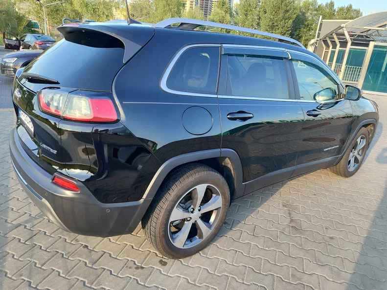 Jeep Cherokee 2019 - 12