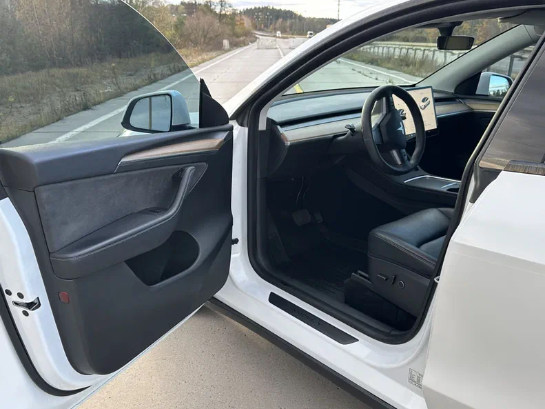 Tesla Model Y 2022 - 11