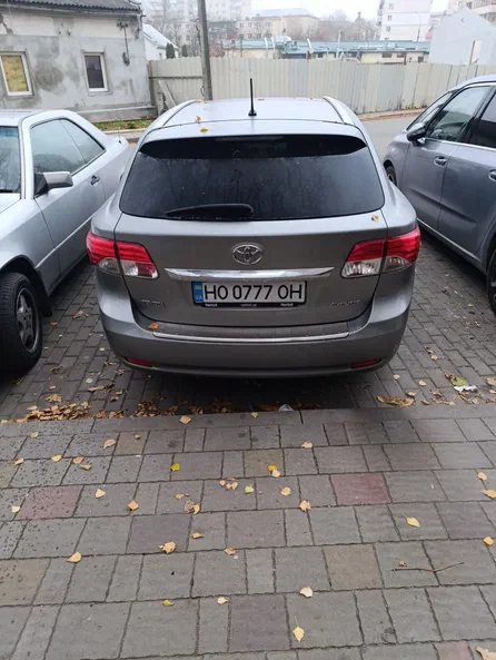 Toyota Avensis 2013 - 13