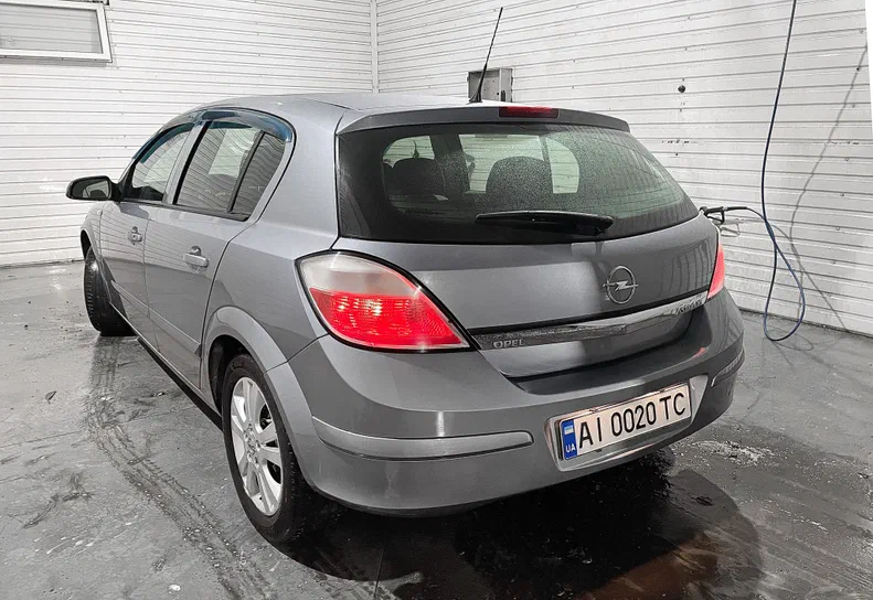 Opel Astra 2007 - 12