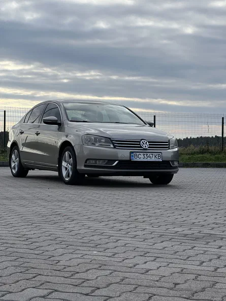 Volkswagen Passat 2012 - 5