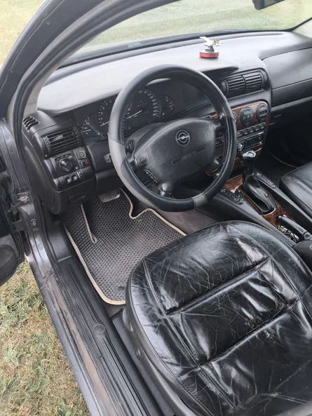 Opel Omega 1998