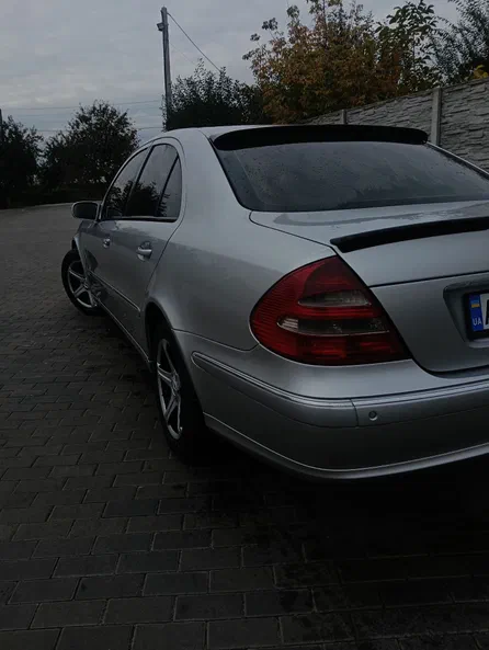 Mercedes-Benz E-Клас 2003 - 10