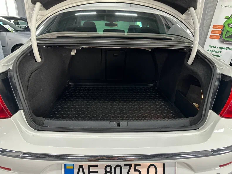 Volkswagen Passat 2011 - 10