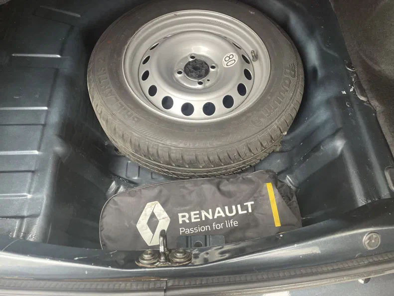 Renault Logan 2017 - 16