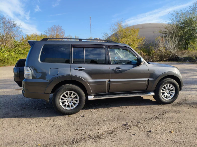 Mitsubishi Pajero 2012 - 28