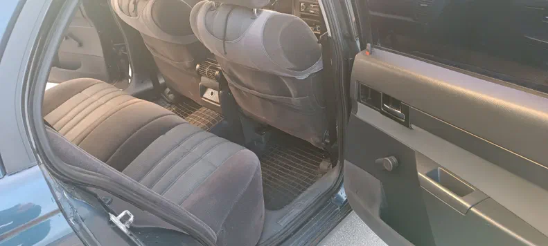 Opel Omega 2000 - 10