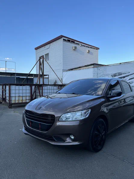 Peugeot 301 2016 - 5