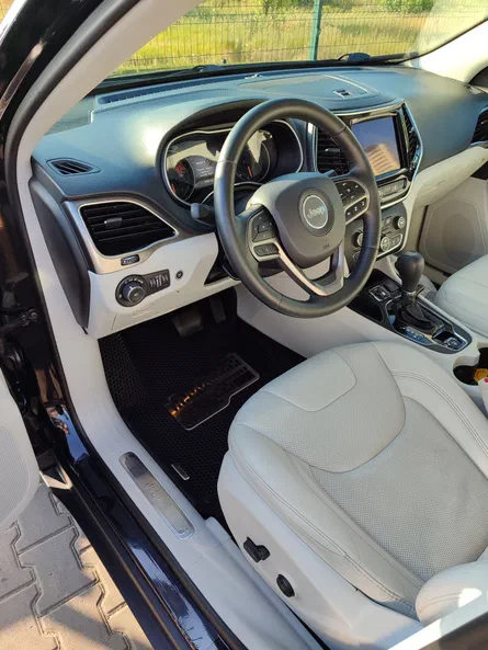 Jeep Cherokee 2019 - 9