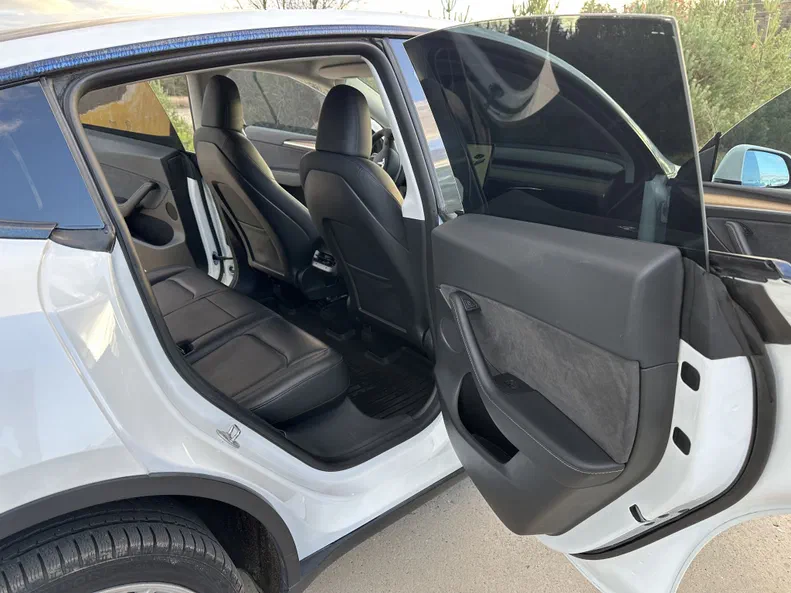 Tesla Model Y 2022 - 5