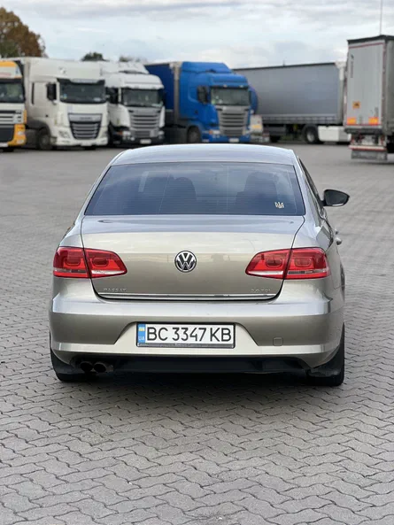Volkswagen Passat 2012 - 11