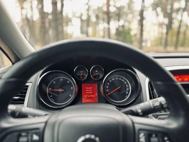 Opel Astra 2012 - 17