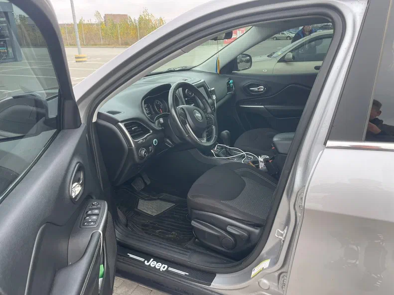 Jeep Cherokee 2018 - 8