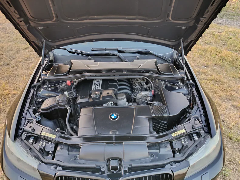 BMW 3 серія 2009 - 12