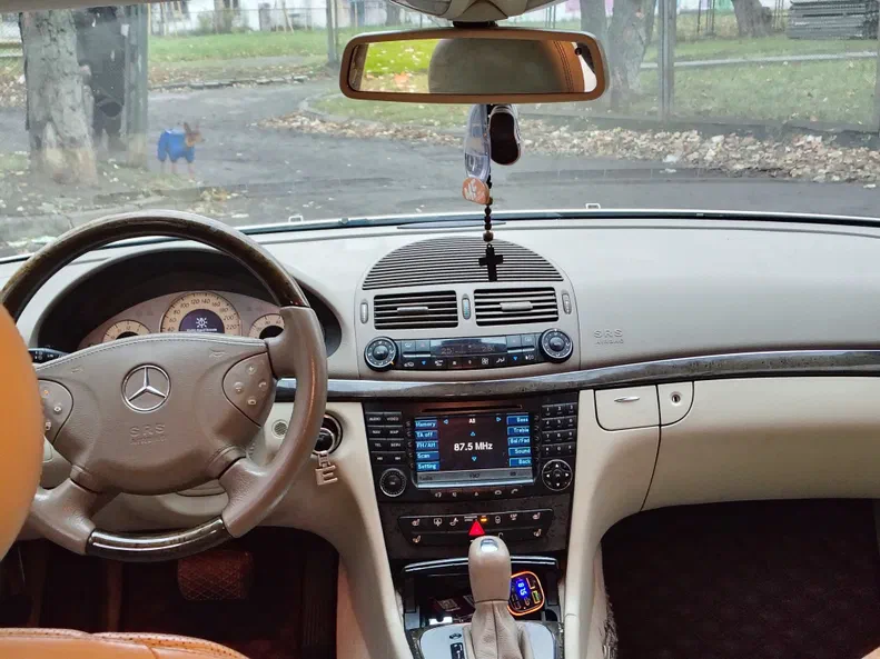 Mercedes-Benz E-Клас 2004 - 5