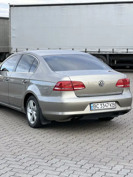 Volkswagen Passat 2012 - 8