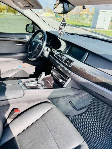 BMW 5 серія 2013 - 10