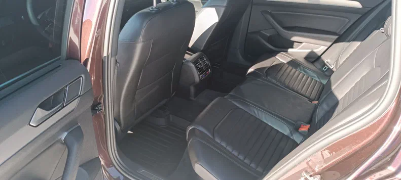 Volkswagen Passat 2018 - 14