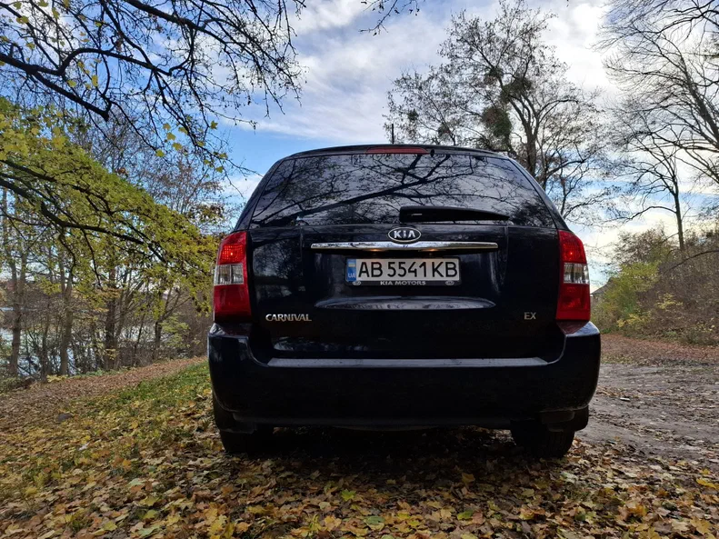 Kia Carnival 2009 - 11