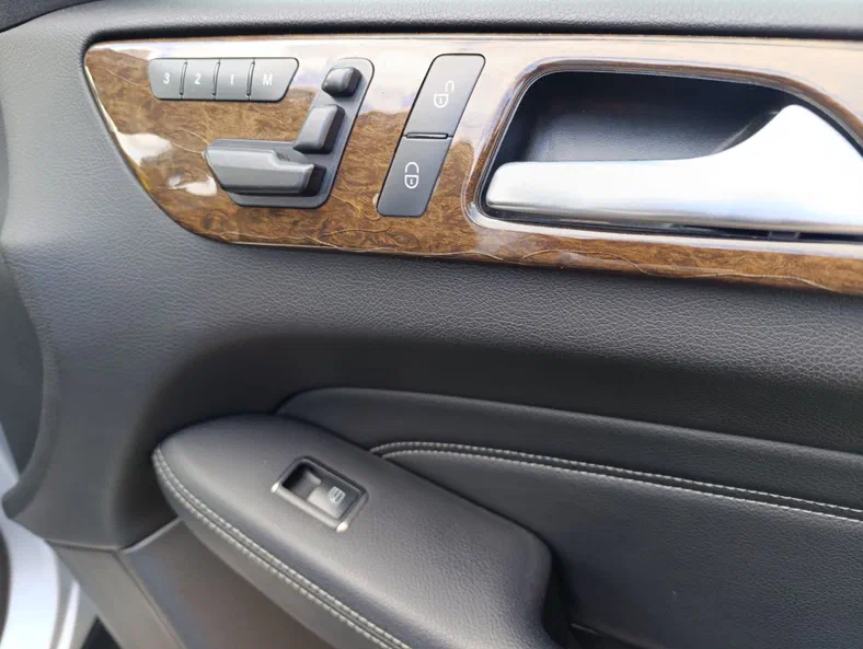 Mercedes-Benz M-Клас 2012 - 15