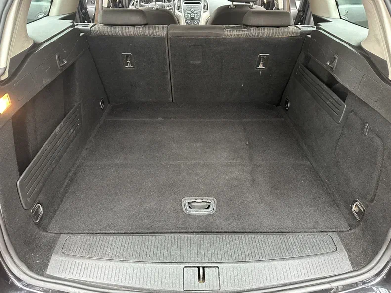 Opel Astra 2012 - 24