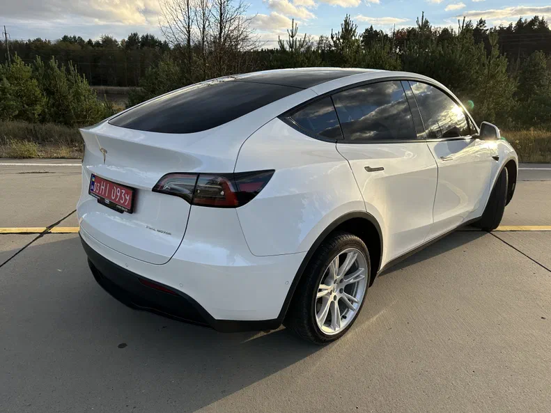 Tesla Model Y 2022 - 10