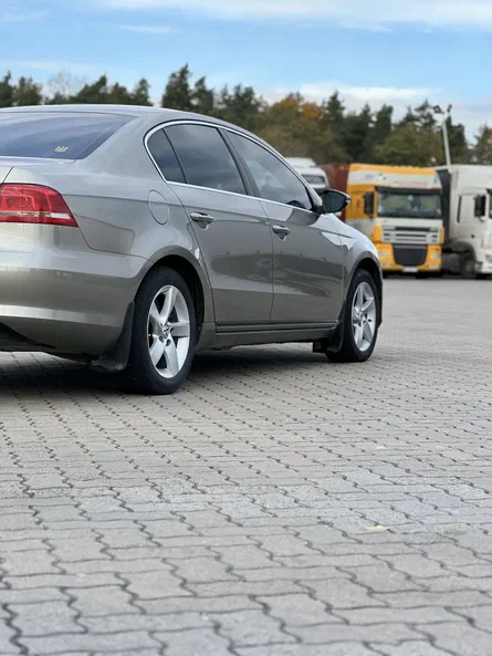 Volkswagen Passat 2012 - 13