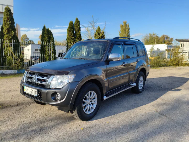 Mitsubishi Pajero 2012 - 20