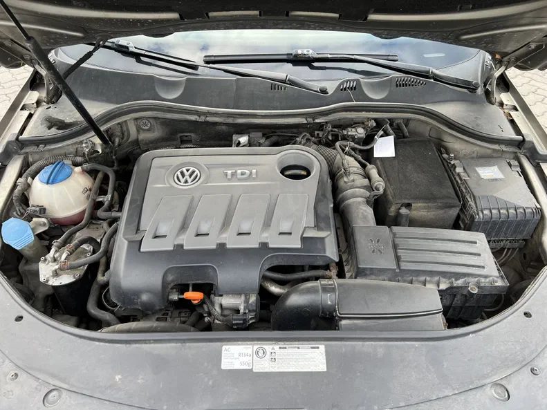 Volkswagen Passat 2012 - 25