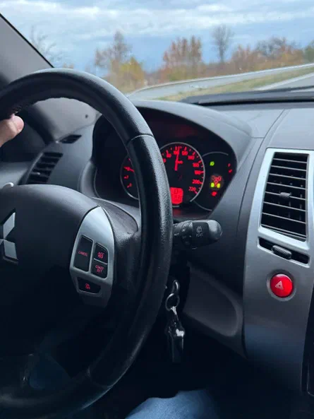 Mitsubishi Pajero Sport 2013 - 7