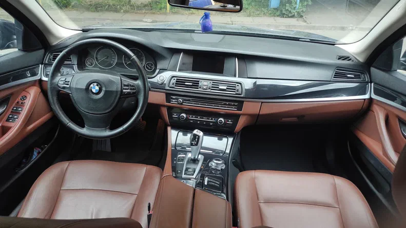 BMW 5 серія 2017 - 10