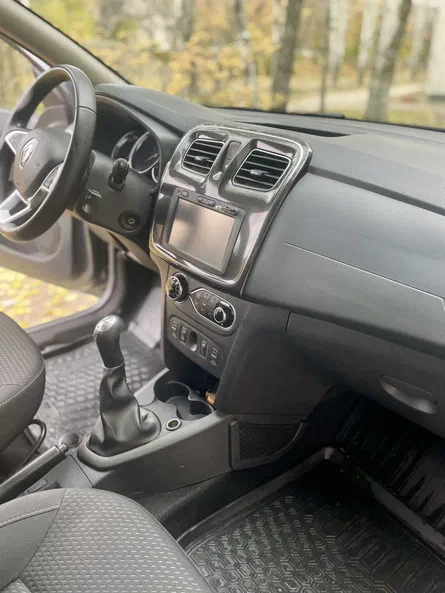 Renault Logan 2017 - 9