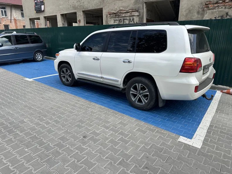 Toyota Land Cruiser 2012