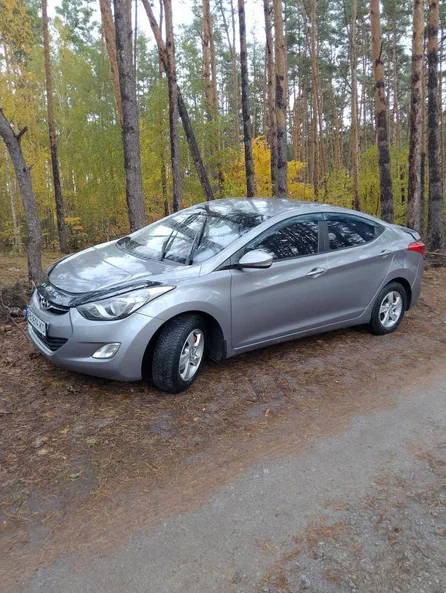Hyundai Elantra 2012