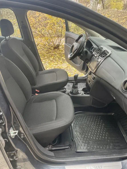 Renault Logan 2017 - 10