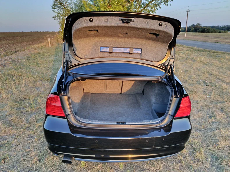 BMW 3 серія 2009 - 11