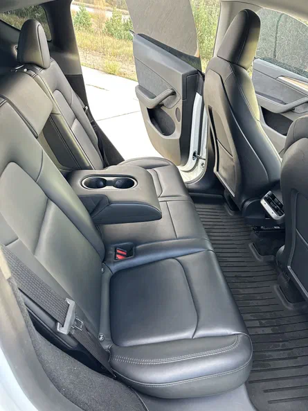 Tesla Model Y 2022 - 16